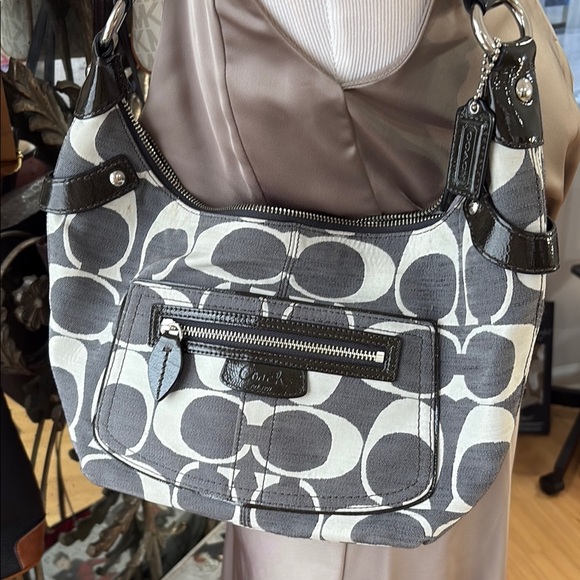 Coach Gray and Black Signature Shoulder Bag - Picture 5 of 6